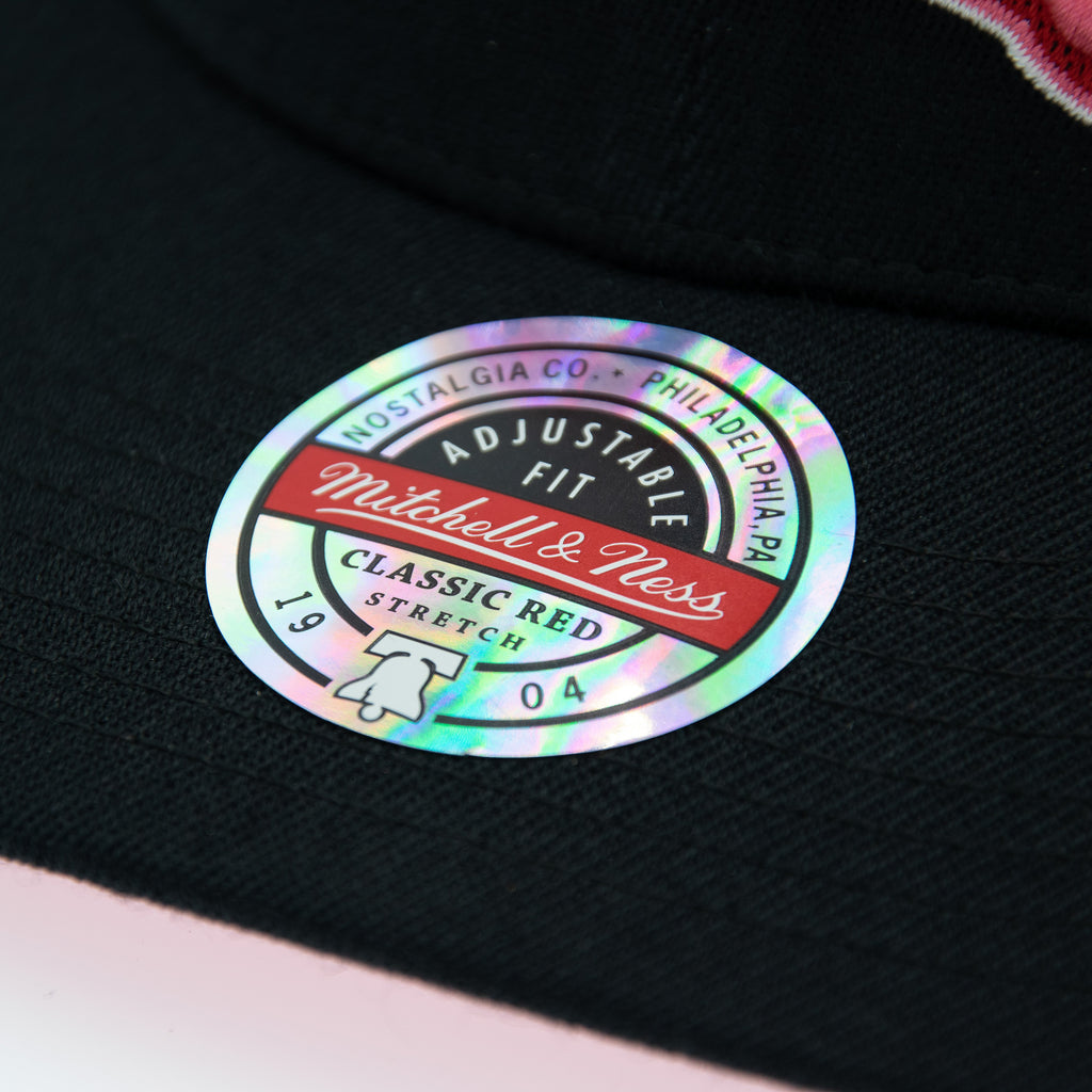Philadelphia 76ers NBA Is It Pink? Classic Red Snapback Mitchell & Ness Black/Pink
