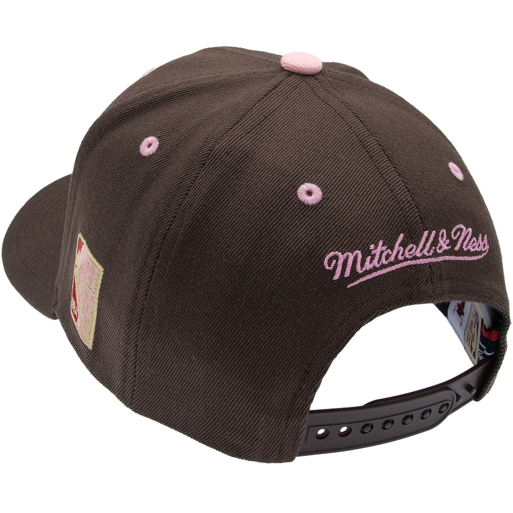 Chicago Bulls NBA Brown Sugar Bacon Classic Red Snapback Mitchell & Ness Brown/Pink