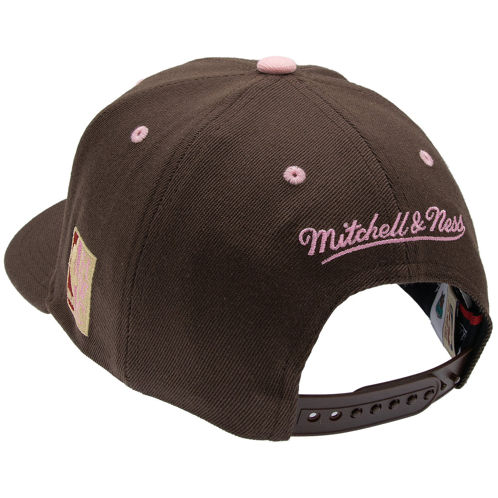 Vancouver Grizzlies NBA Brown Sugar Bacon Classic Red Snapback Mitchell & Ness Brown/Pink