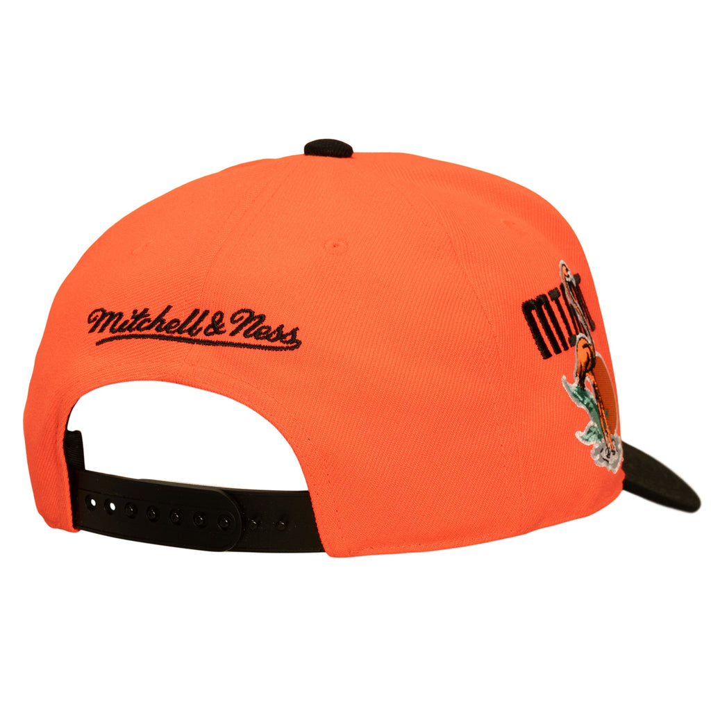 Miami Heat NBA In the City Pro Snapback Mitchell & Ness Neon Pink